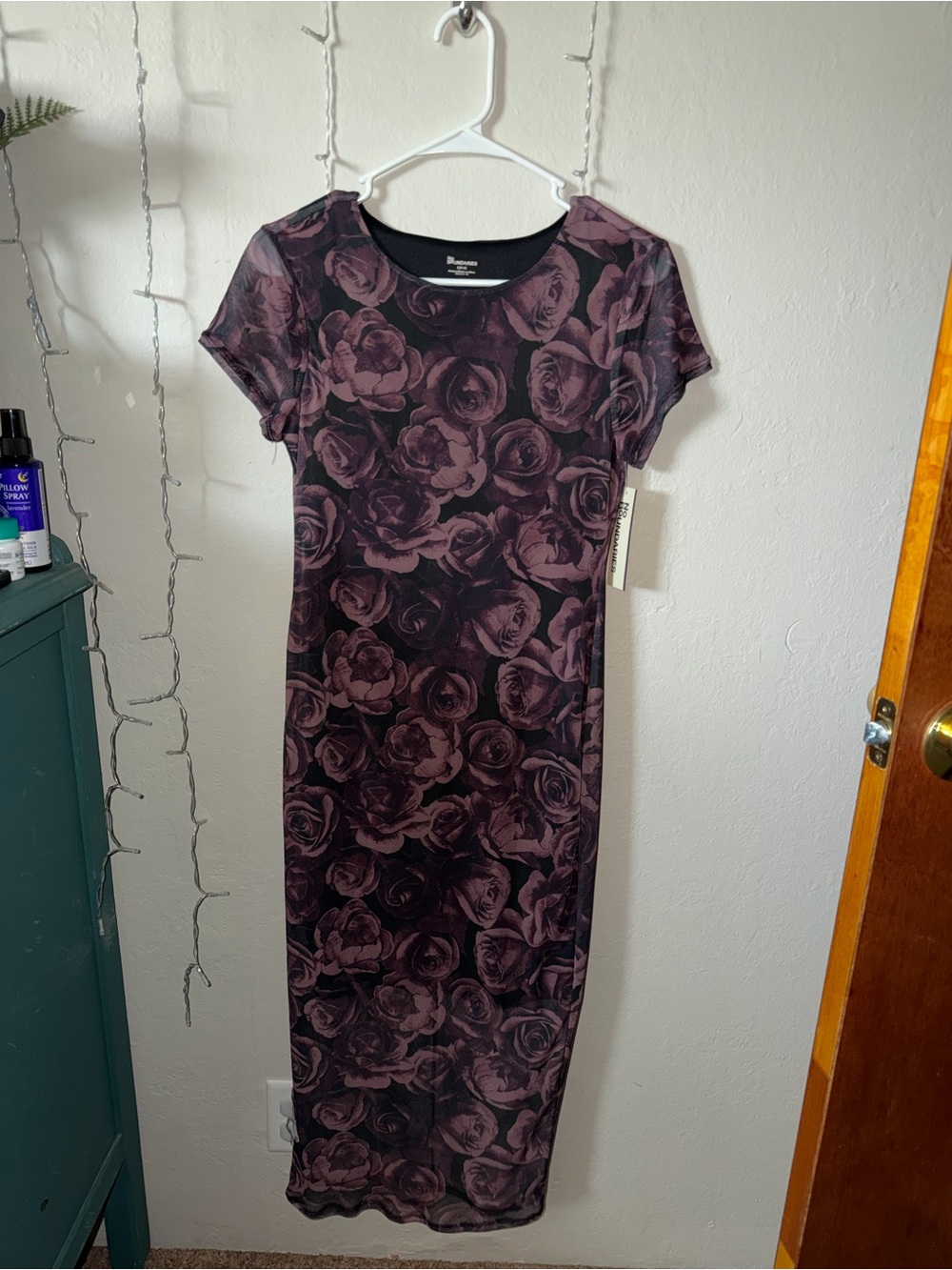 NWT size small No Boundaries Plum Rose-Print Maxi Dress in Plum and Black